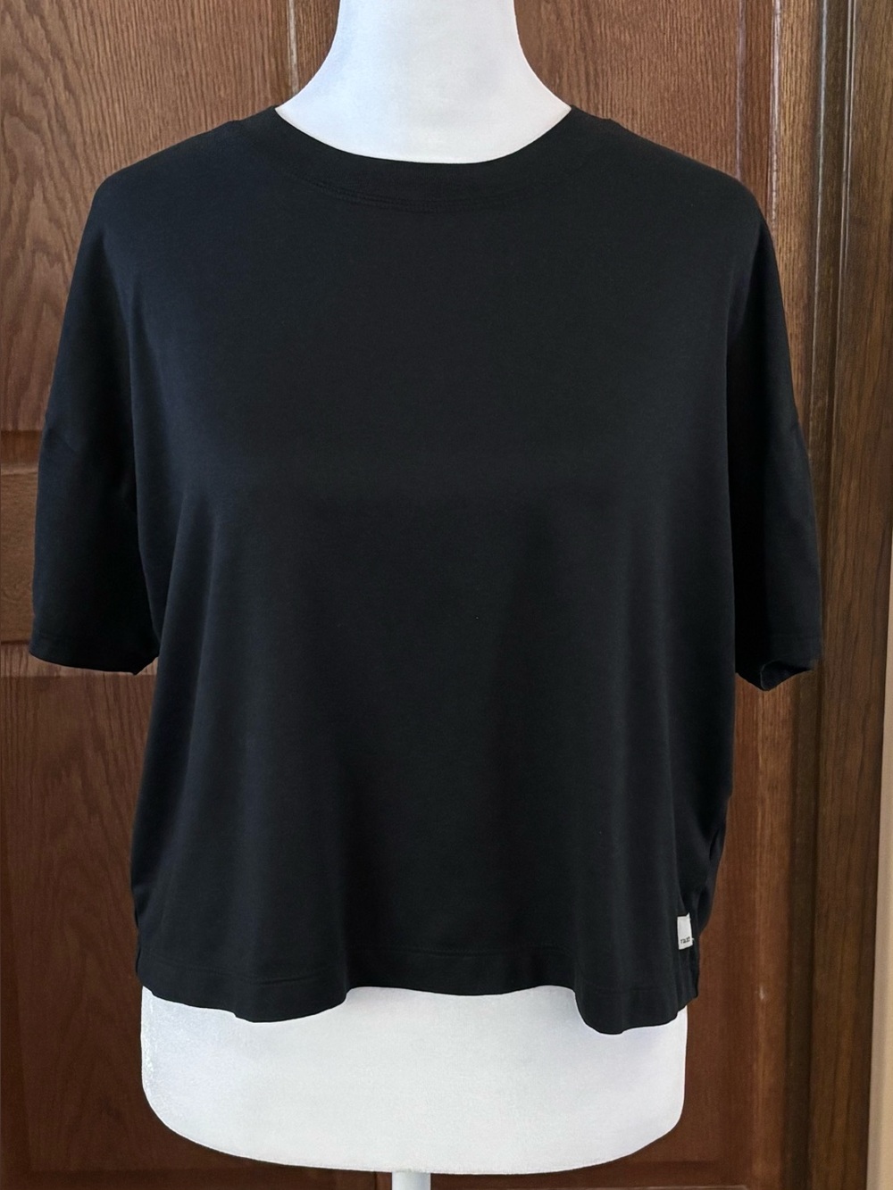 Vuori Energy Boxy Crop Tee